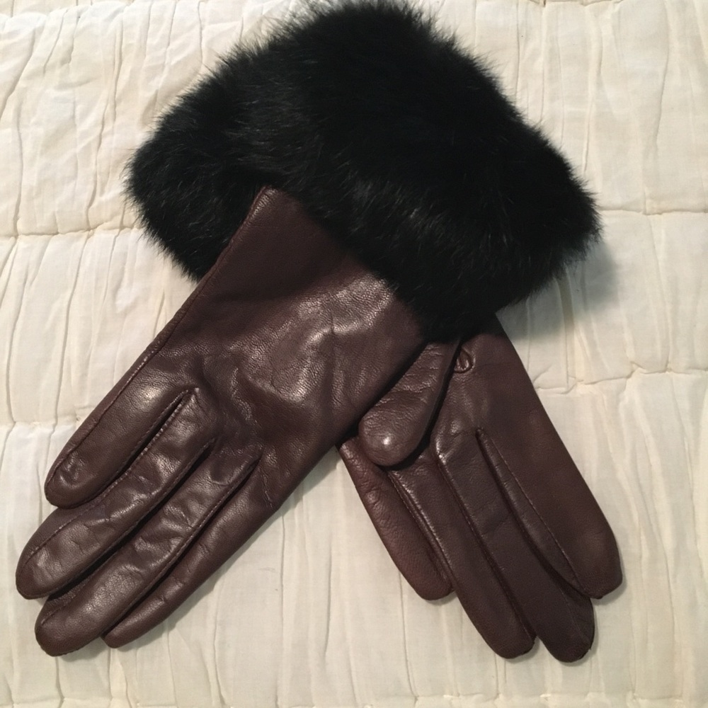 Brand New Fownes leather gloves with fur trim